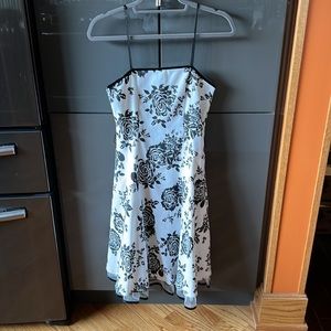 BEATA STUDIO Black and white rose flower print floral women’s dress, size 5 / 6
